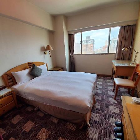 Berkeley Business Hotel Zhongzheng Hsinchu Esterno foto