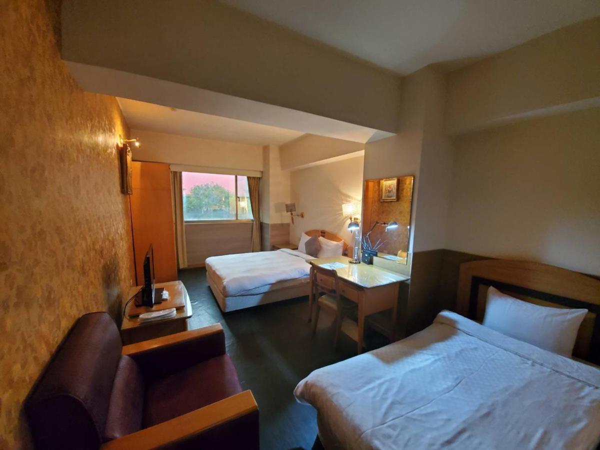 Berkeley Business Hotel Zhongzheng Hsinchu Esterno foto