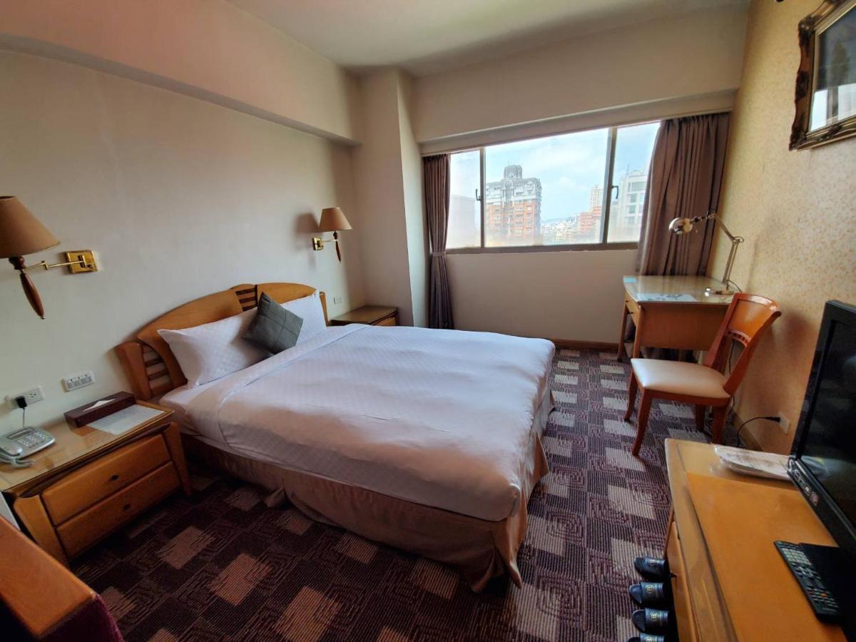 Berkeley Business Hotel Zhongzheng Hsinchu Esterno foto