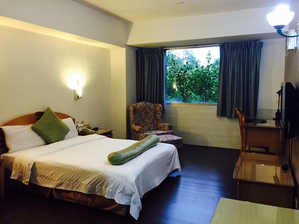 Berkeley Business Hotel Zhongzheng Hsinchu Esterno foto