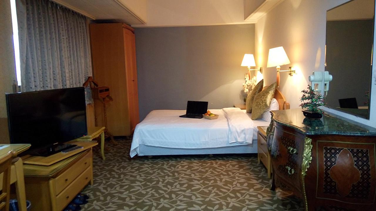 Berkeley Business Hotel Zhongzheng Hsinchu Esterno foto