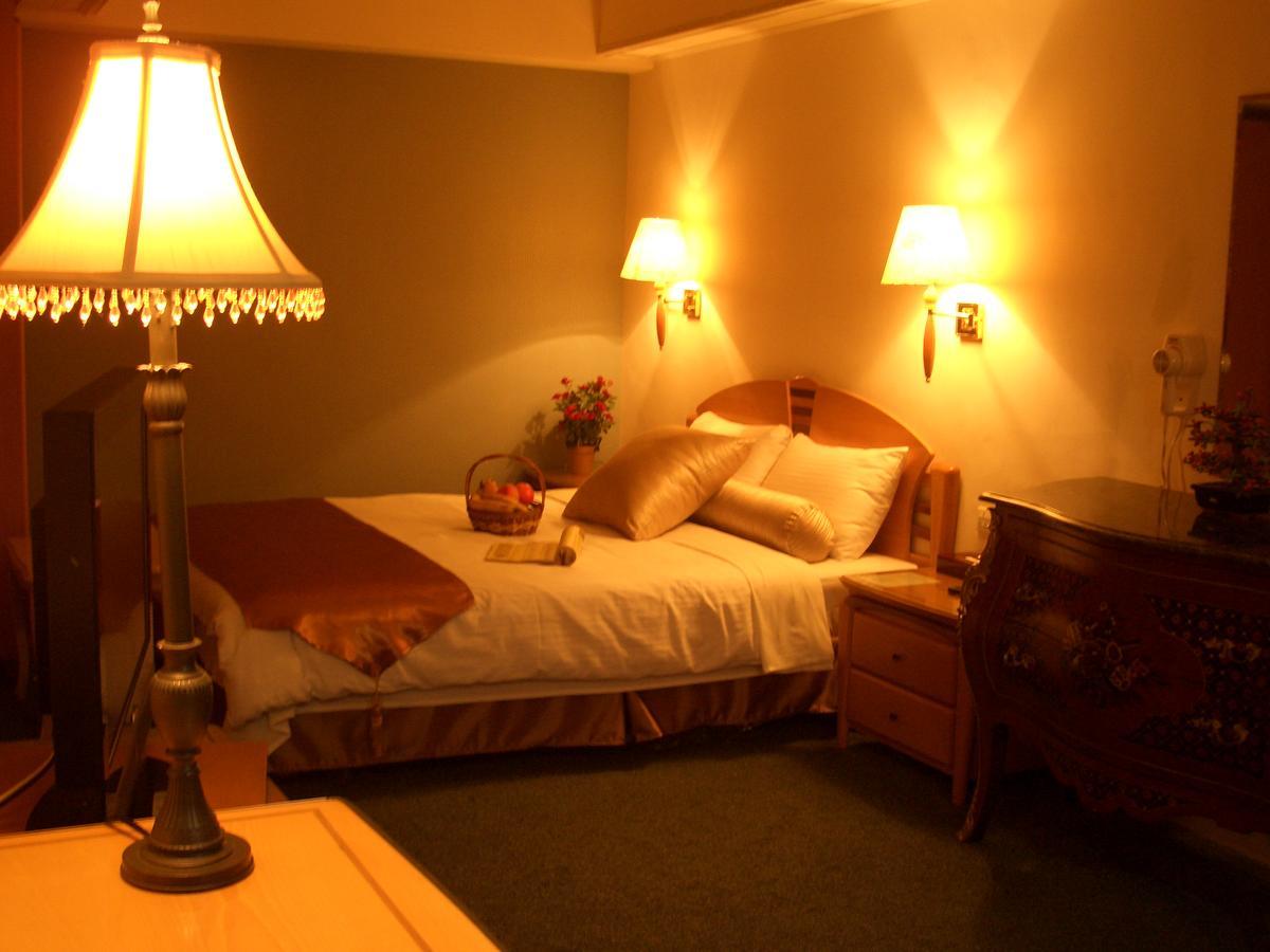 Berkeley Business Hotel Zhongzheng Hsinchu Esterno foto