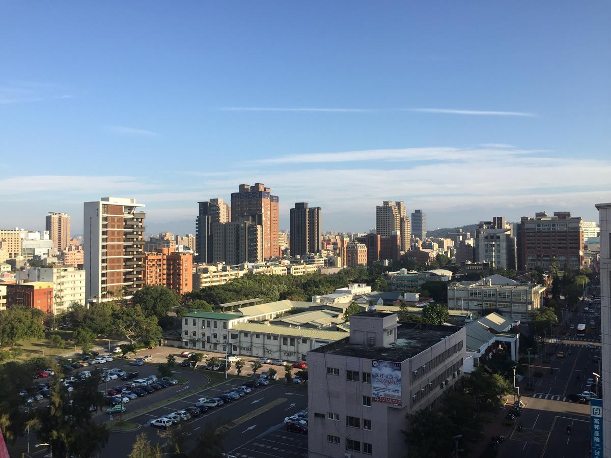 Berkeley Business Hotel Zhongzheng Hsinchu Esterno foto