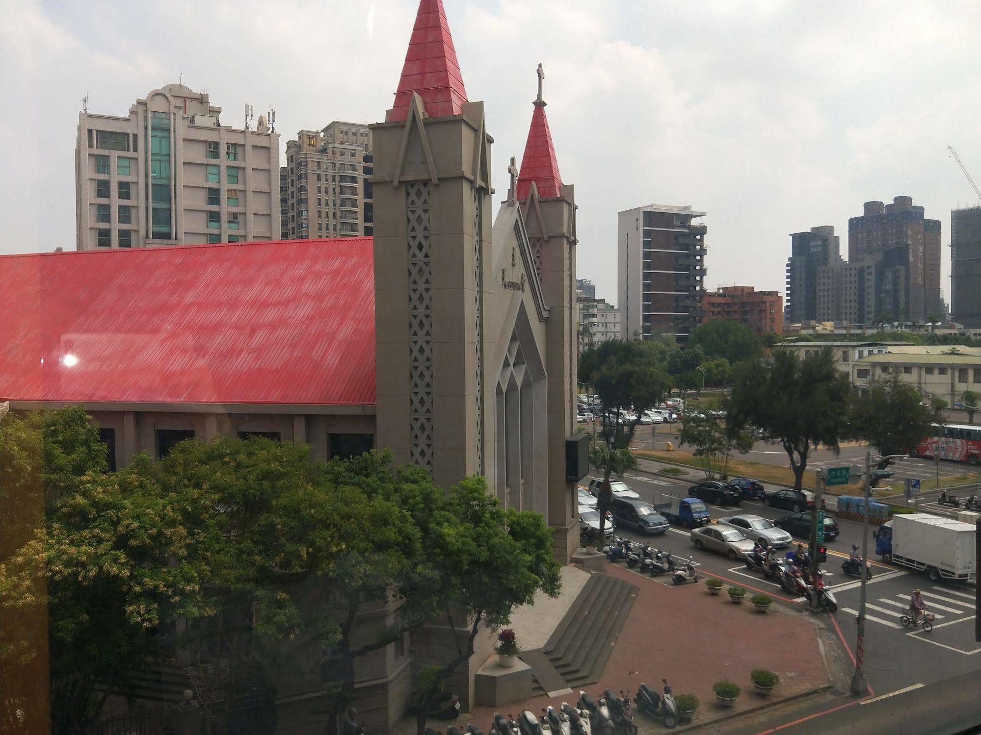 Berkeley Business Hotel Zhongzheng Hsinchu Esterno foto