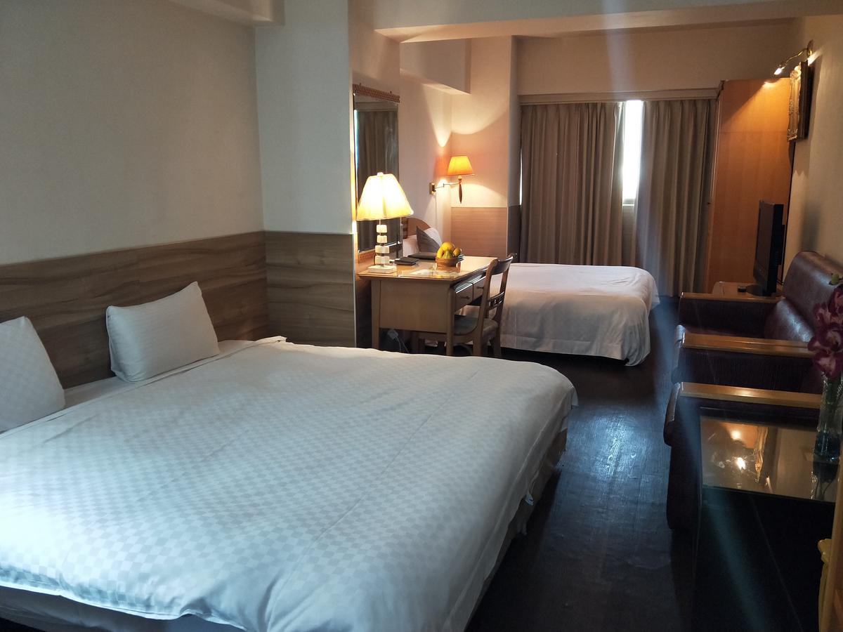 Berkeley Business Hotel Zhongzheng Hsinchu Esterno foto