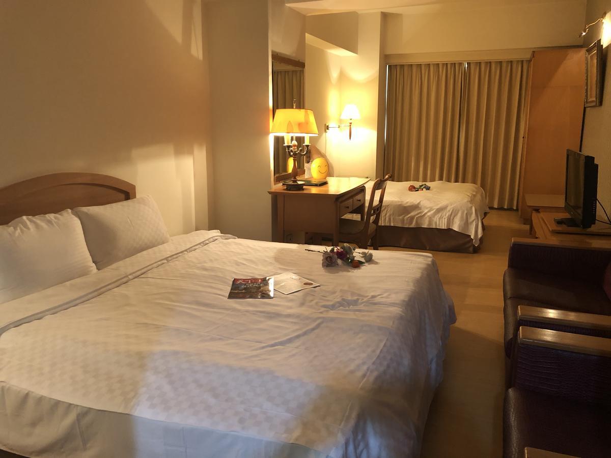 Berkeley Business Hotel Zhongzheng Hsinchu Esterno foto