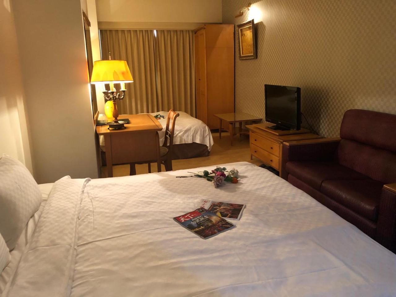 Berkeley Business Hotel Zhongzheng Hsinchu Esterno foto